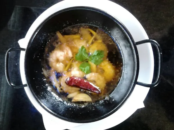 Camarones al ajillo