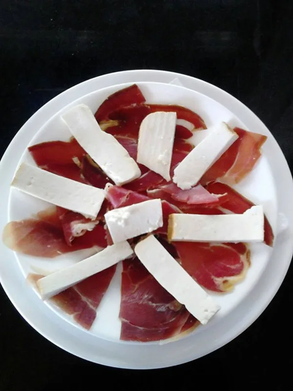 Jamón y Queso